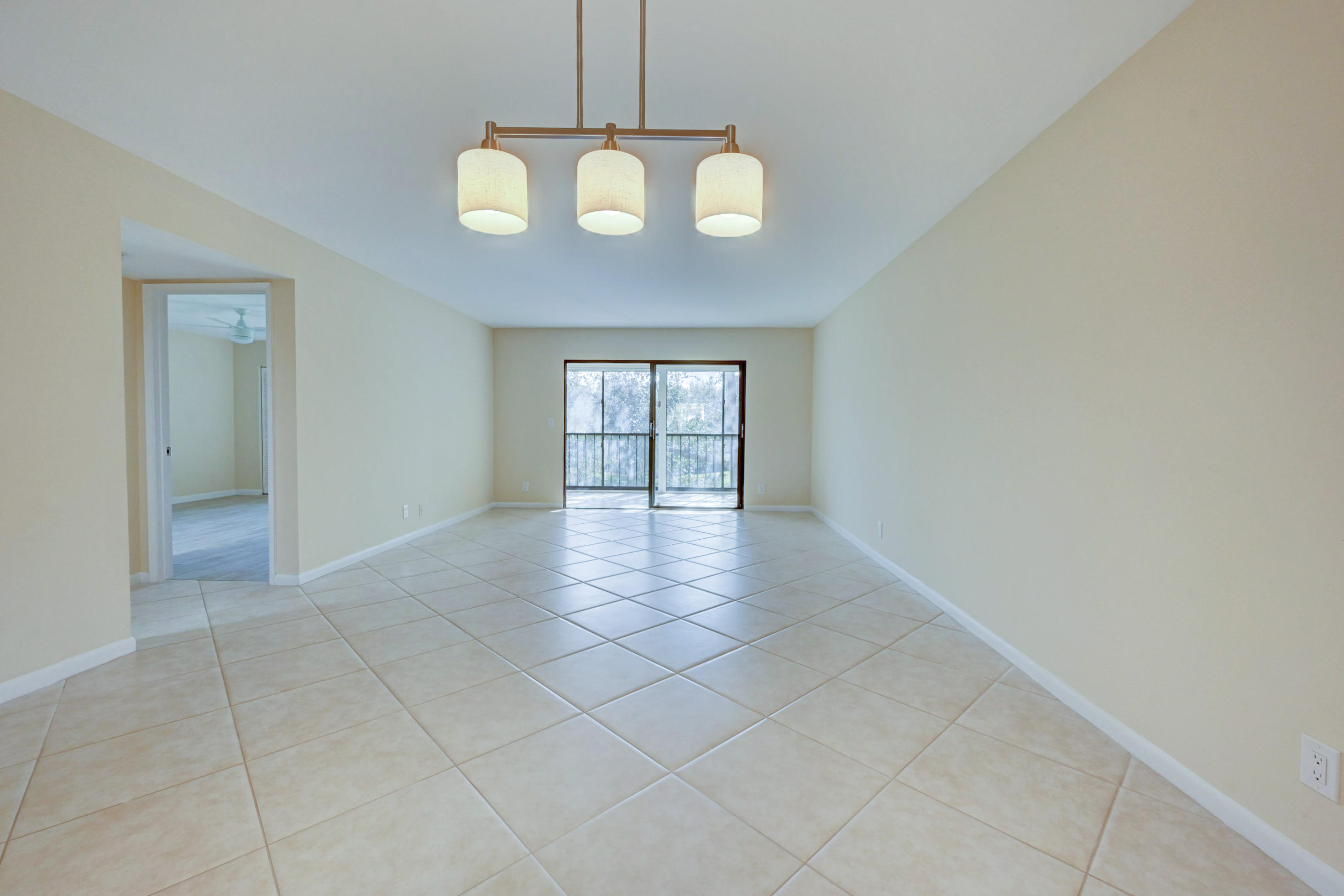 HUNTINGTON LAKES - Residential