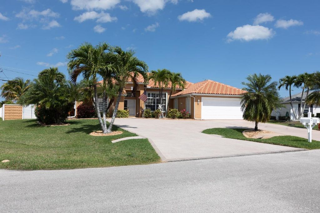 Photo of 2725 SW Somber Road, Port Saint Lucie, FL 34953 (MLS # R10968559)