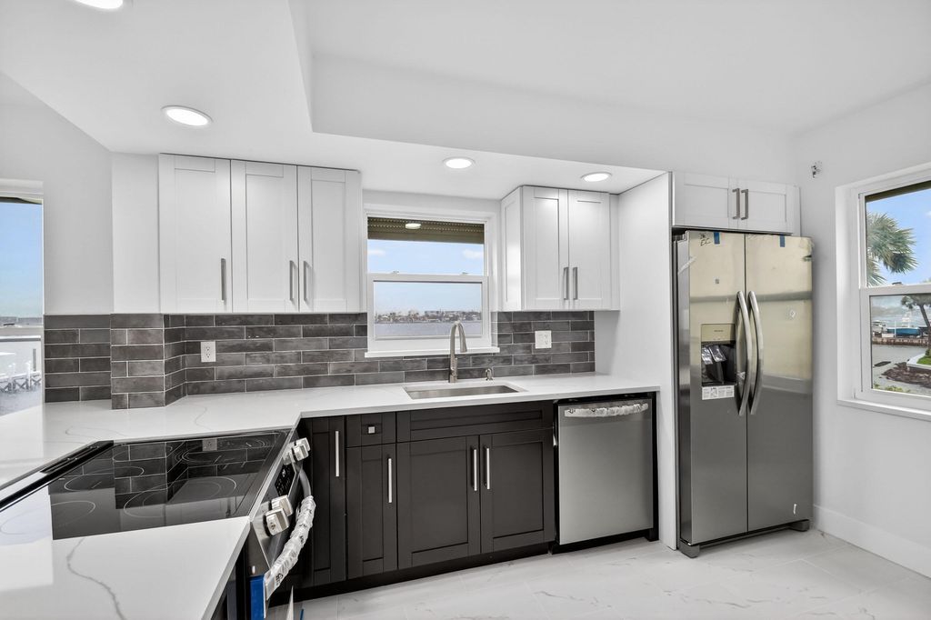Photo of 896 N Federal Highway #224, Lantana, FL 33462 (MLS # B26017348)