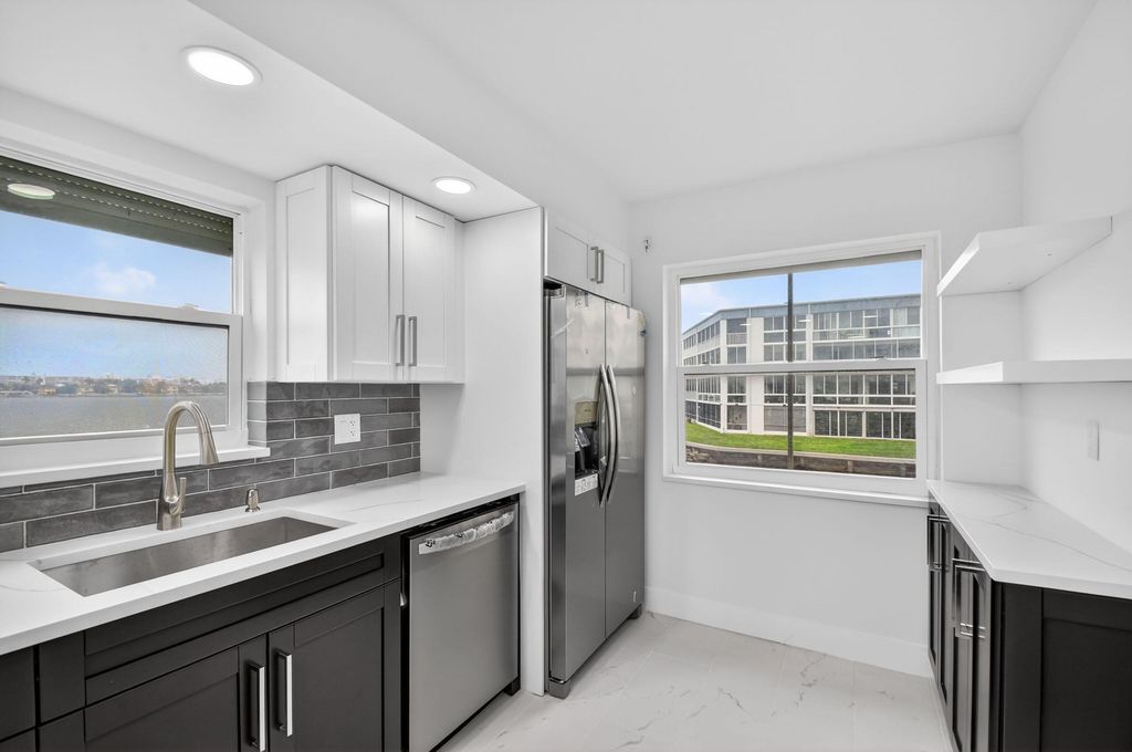 Photo of 896 N Federal Highway #224, Lantana, FL 33462 (MLS # B26017348)