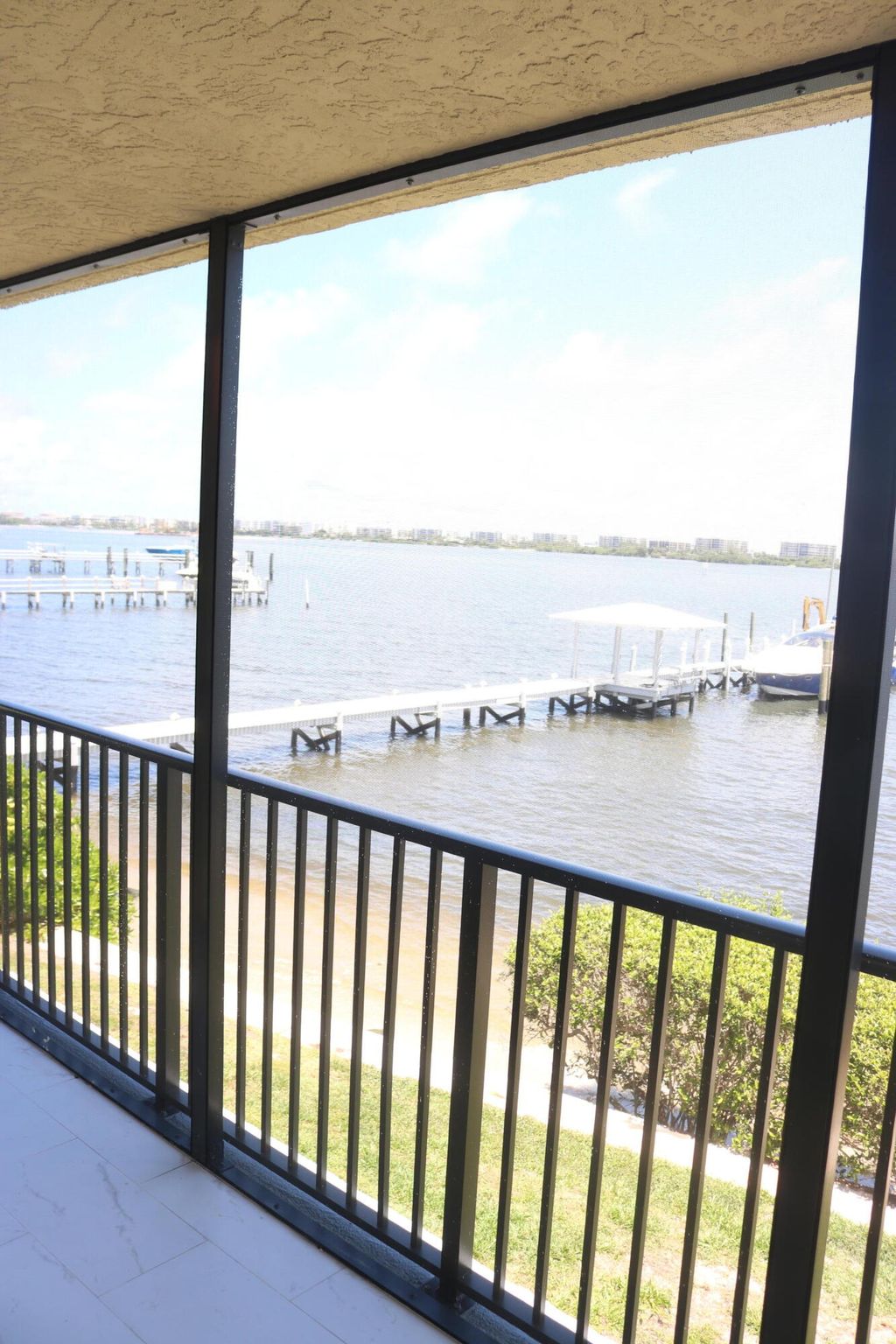 Photo of 896 N Federal Highway #224, Lantana, FL 33462 (MLS # B26017348)