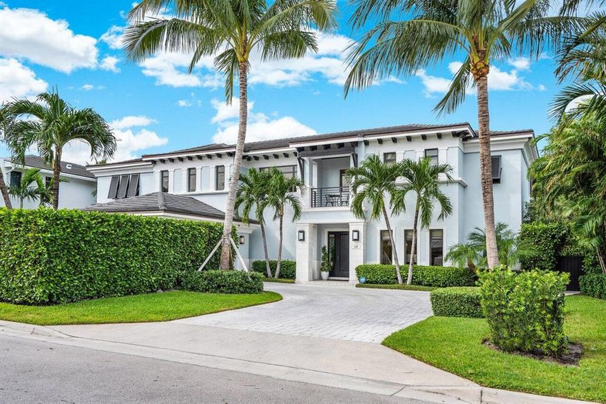 Well constructed 4 BR/4.5 BA home on lake block in the South End with modern floorplan and beautiful finishes throughout. Gorgeous landscaping and outdoor spaces that include a 75 foot lap pool and covered grill area. Generous master suite with walk-in closets and terrace. Other features include open kitchen/family room, gym, office/den, hurricane impact glass, generator, & 2 car garage. A must see!