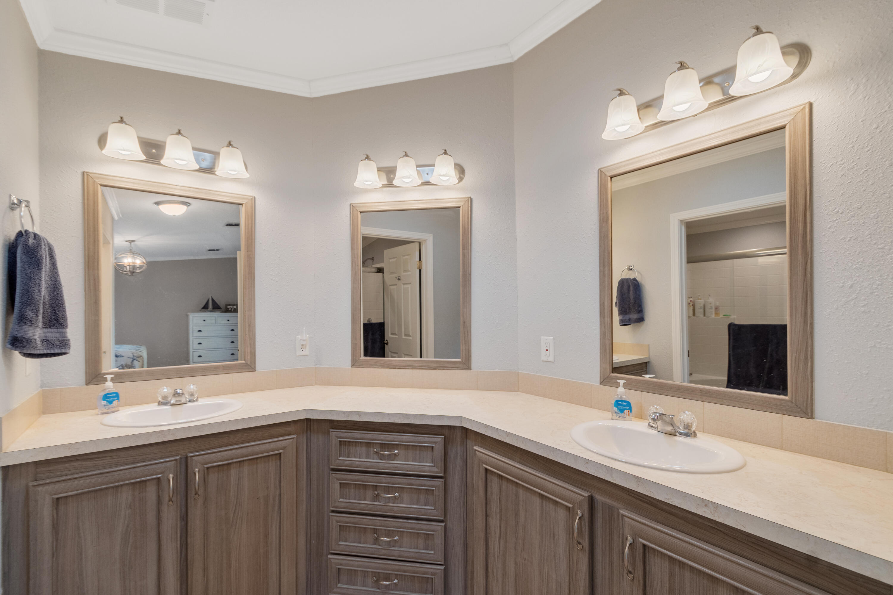 Pinelake Village - Residential