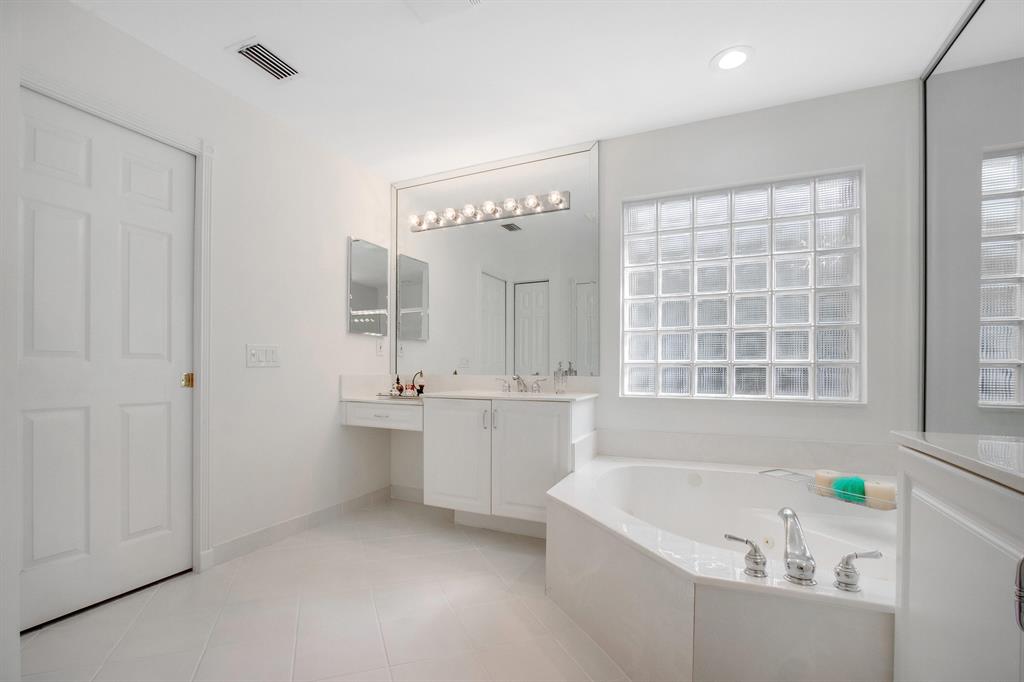 VALENCIA ISLES 1 - Residential