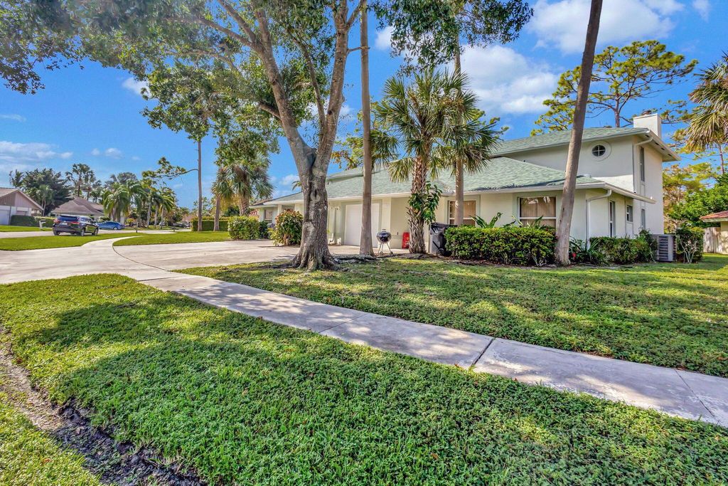 Photo of 1139 Staghorn Street, Wellington, FL 33414 (MLS # R11037392)