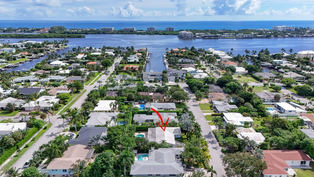 Photo of 128 VASSAR Drive, Lake Worth Beach, FL 33460 (MLS # B26085801)