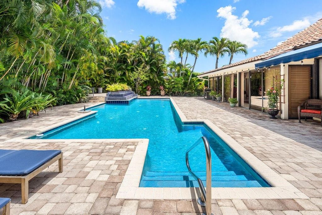 Photo of 4899 Pineview Circle, Delray Beach, FL 33445 (MLS # F10509162)