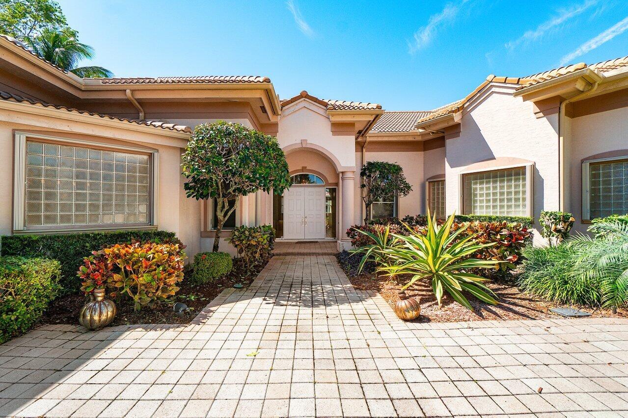 2525 Seminole Circle
