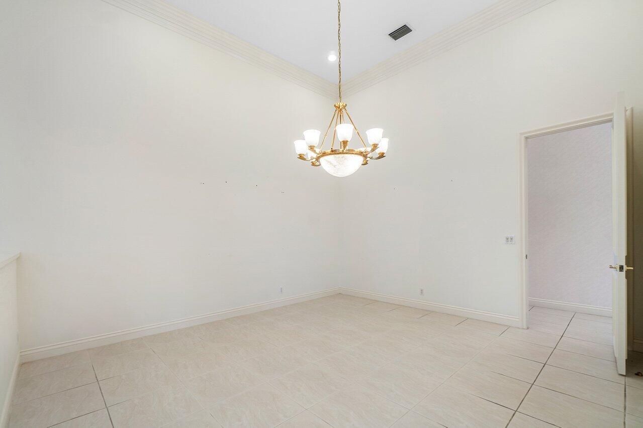 2525 Seminole Circle
