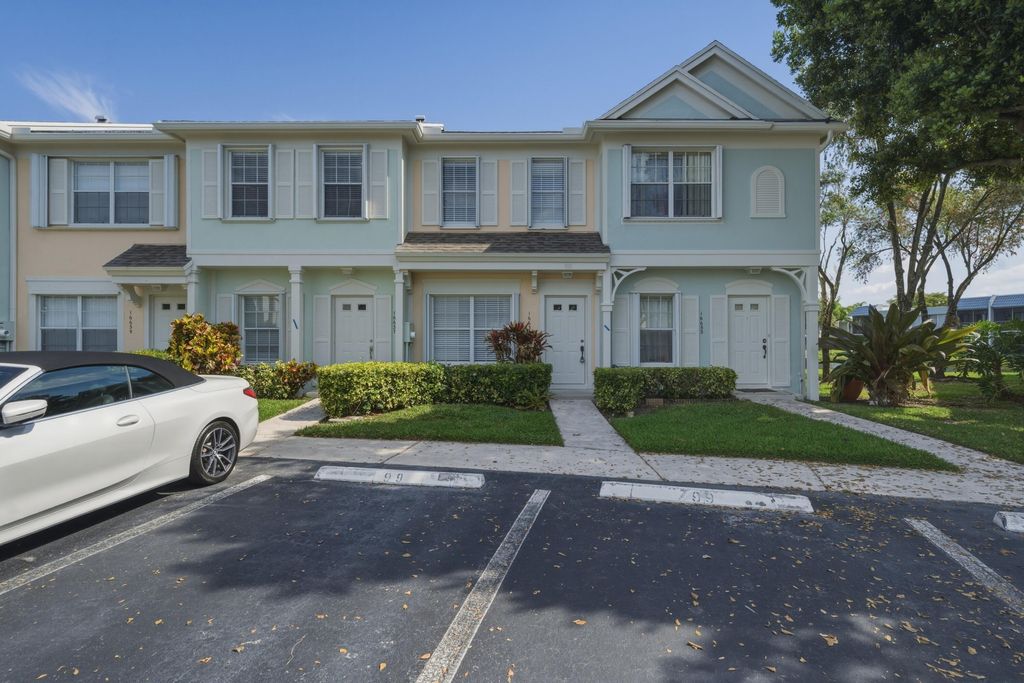 Photo of 16635 Hemingway Drive, Weston, FL 33326 (MLS # B26022299)