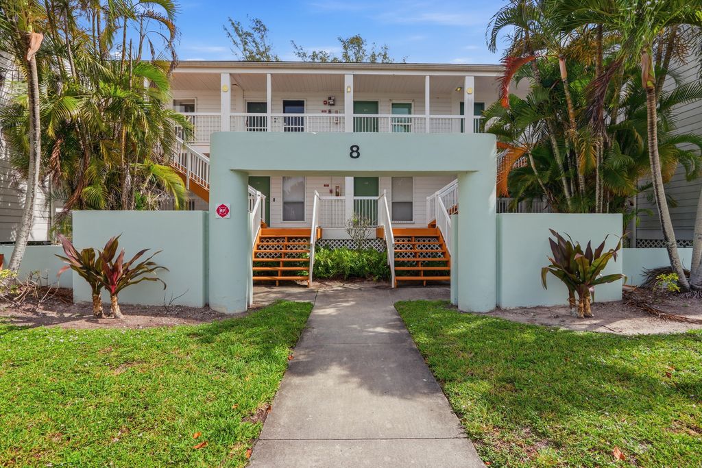 Photo of 250 Cypress Point Drive, Palm Beach Gardens, FL 33418 (MLS # B26036731)