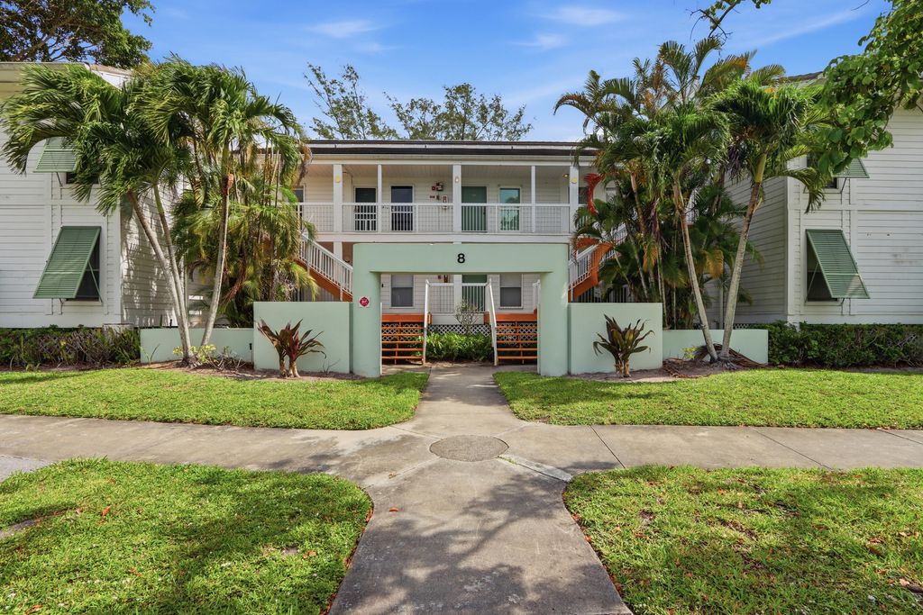 Photo of 250 Cypress Point Drive, Palm Beach Gardens, FL 33418 (MLS # B26036731)