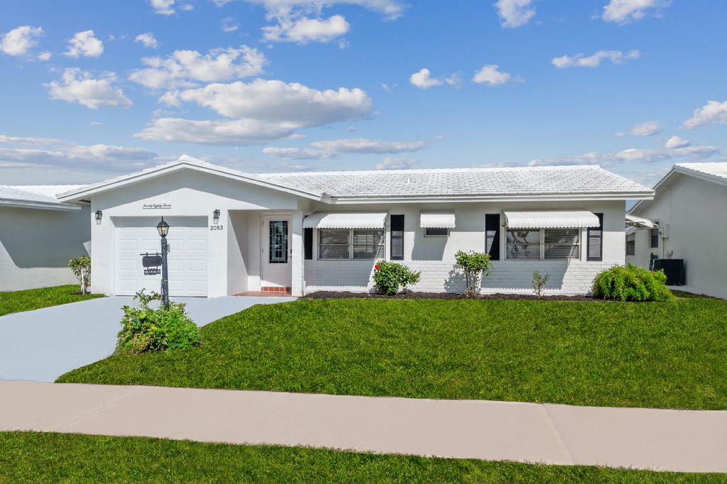 Photo of 2083 SW 13th Avenue, Boynton Beach, FL 33426 (MLS # R10960143)