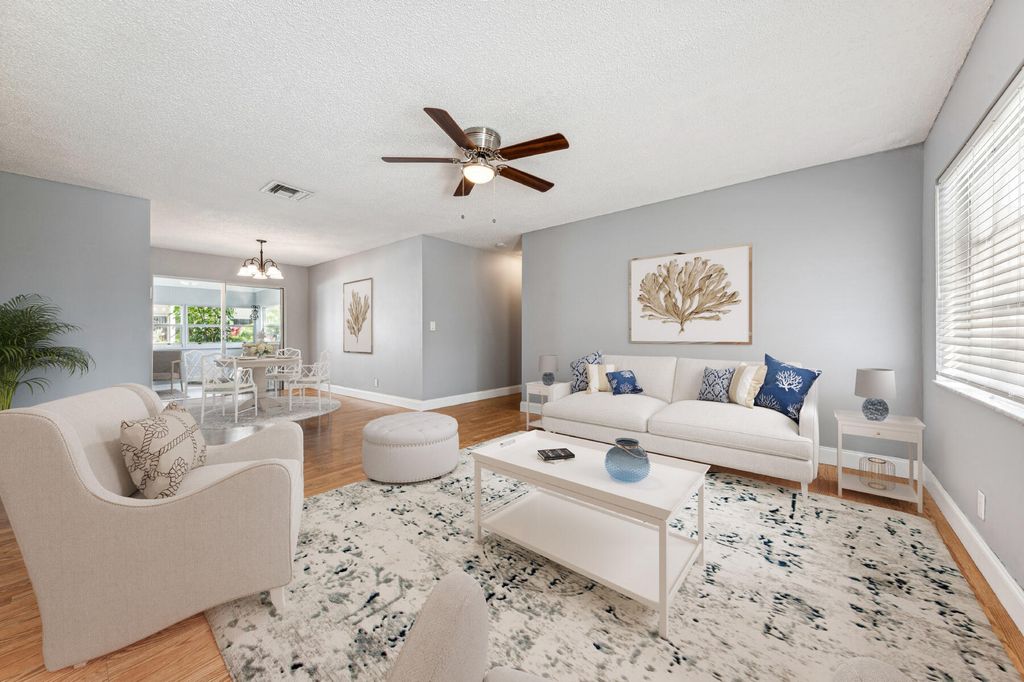 Photo of 2083 SW 13th Avenue, Boynton Beach, FL 33426 (MLS # R10960143)
