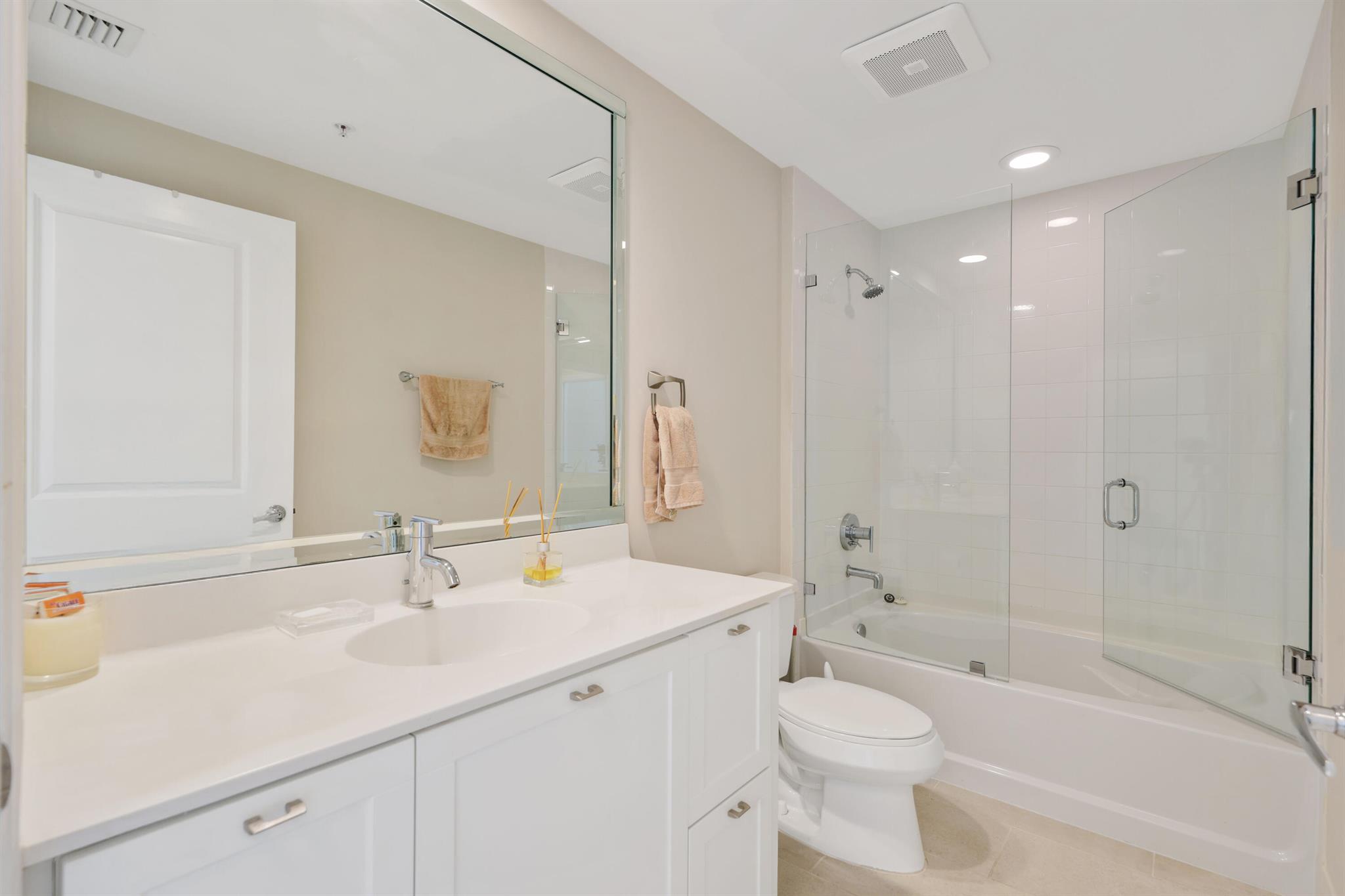 ASTOR CONDO - Residential