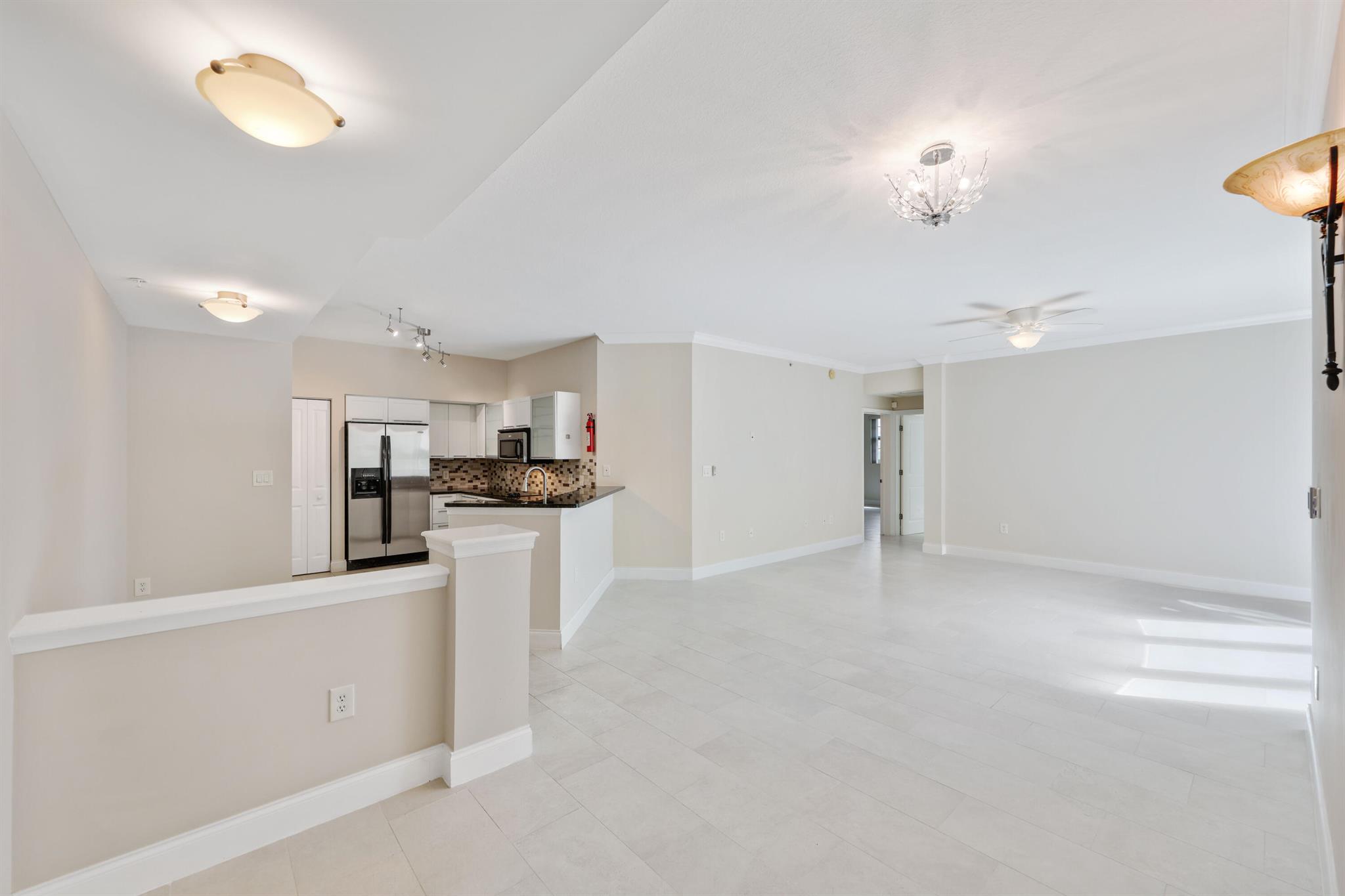 ASTOR CONDO - Residential