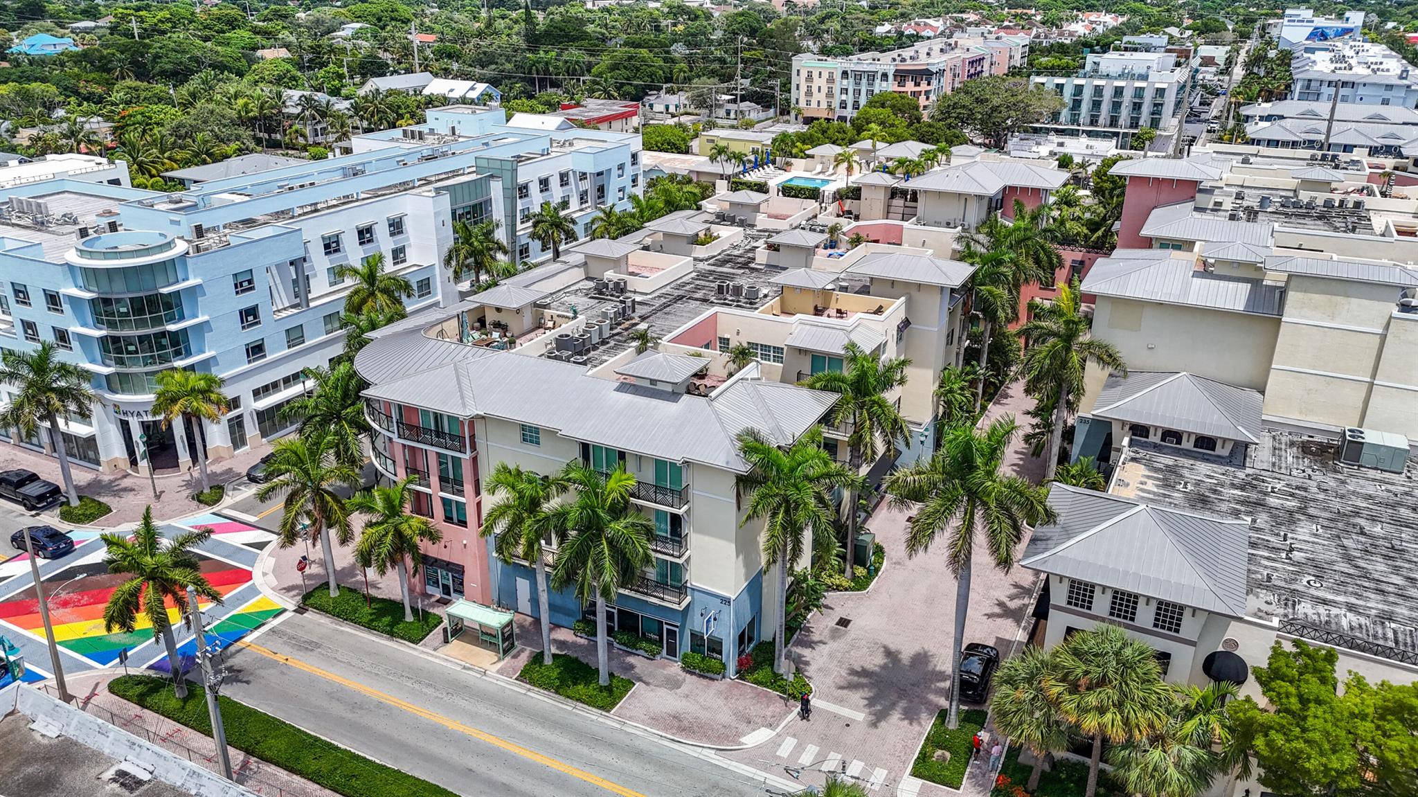 ASTOR CONDO - Residential