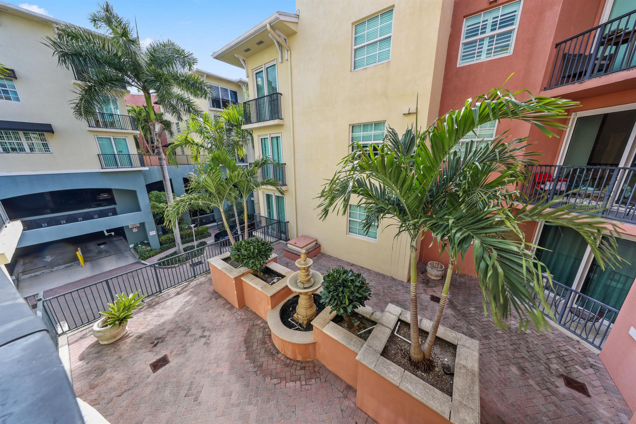 ASTOR CONDO - Residential