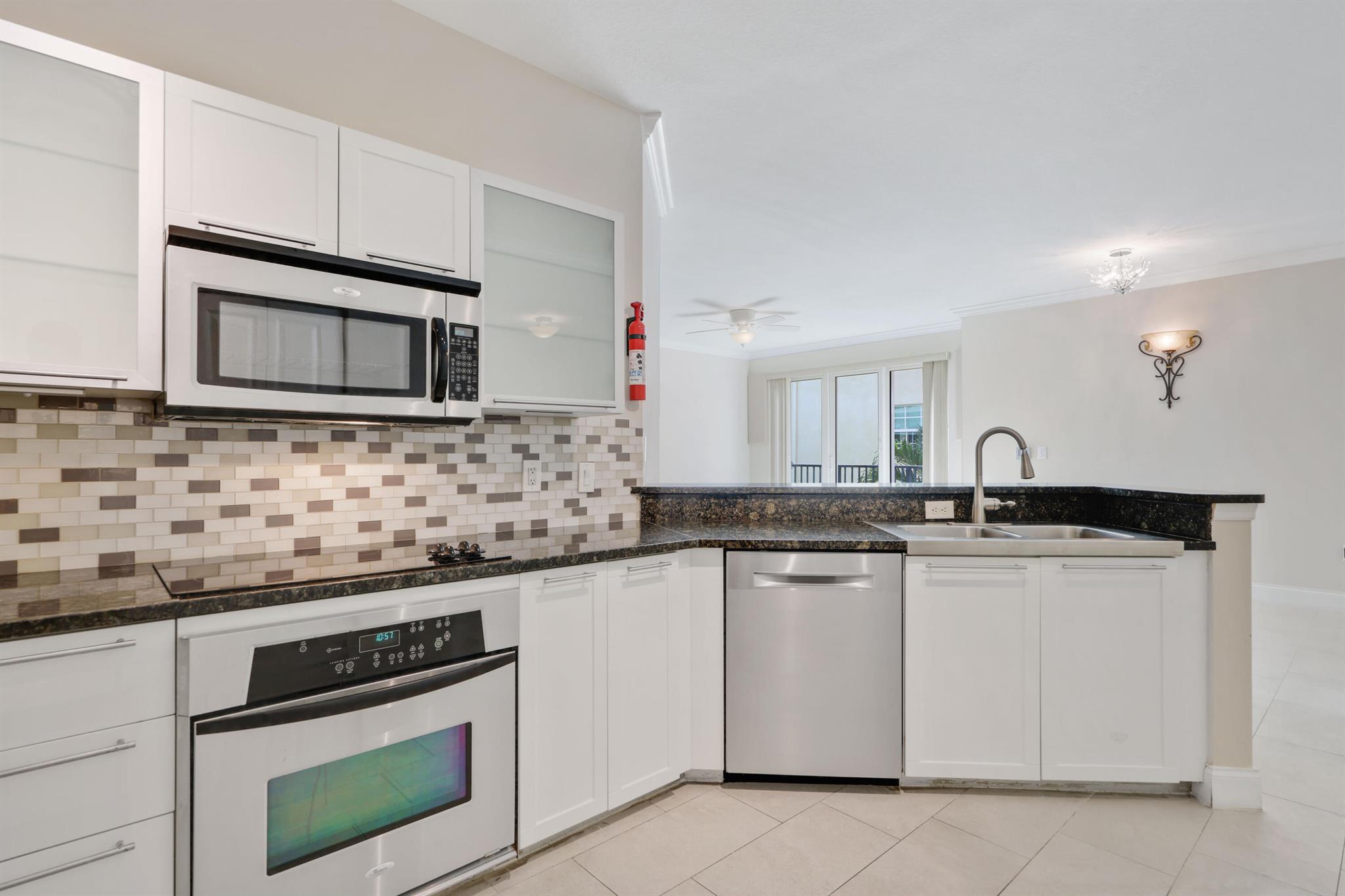 ASTOR CONDO - Residential