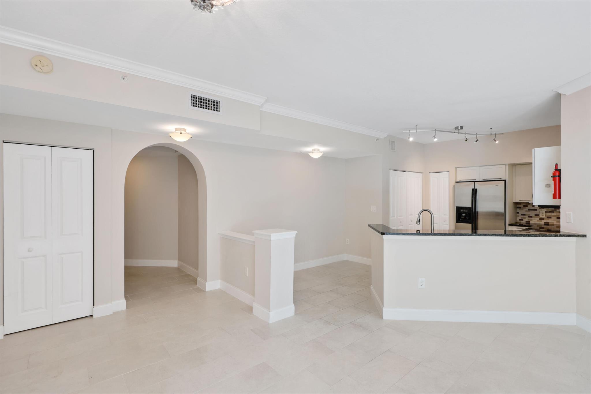 ASTOR CONDO - Residential