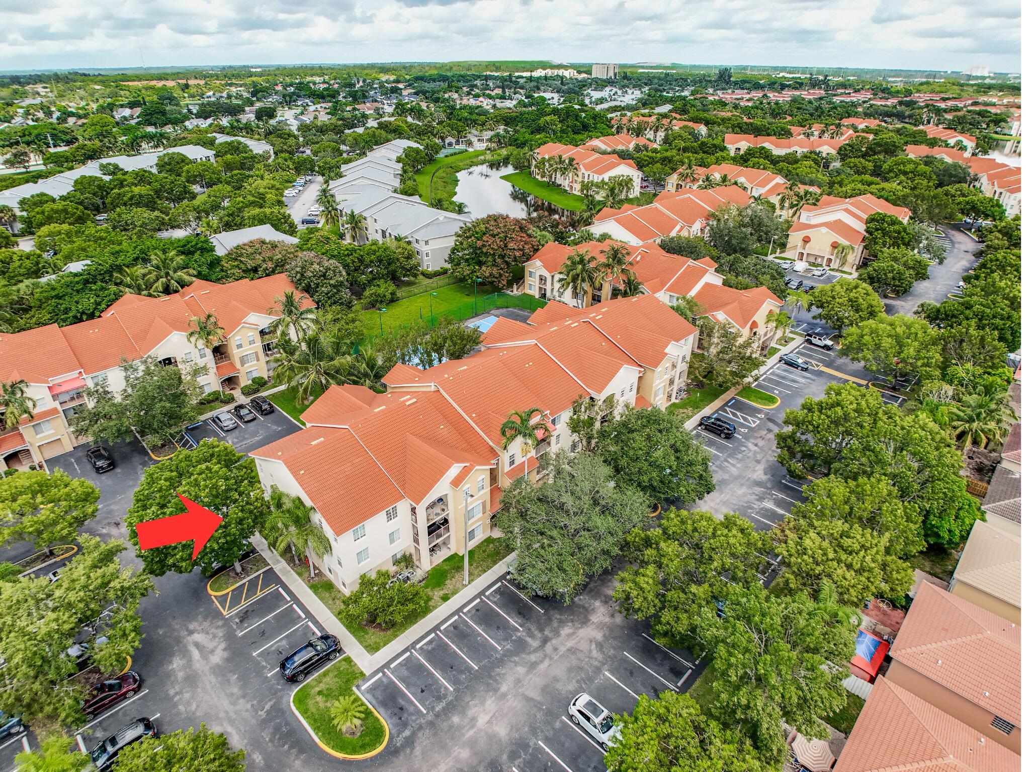 EMERALD ISLE AT LAGUNA LAKES CONDO - Residential