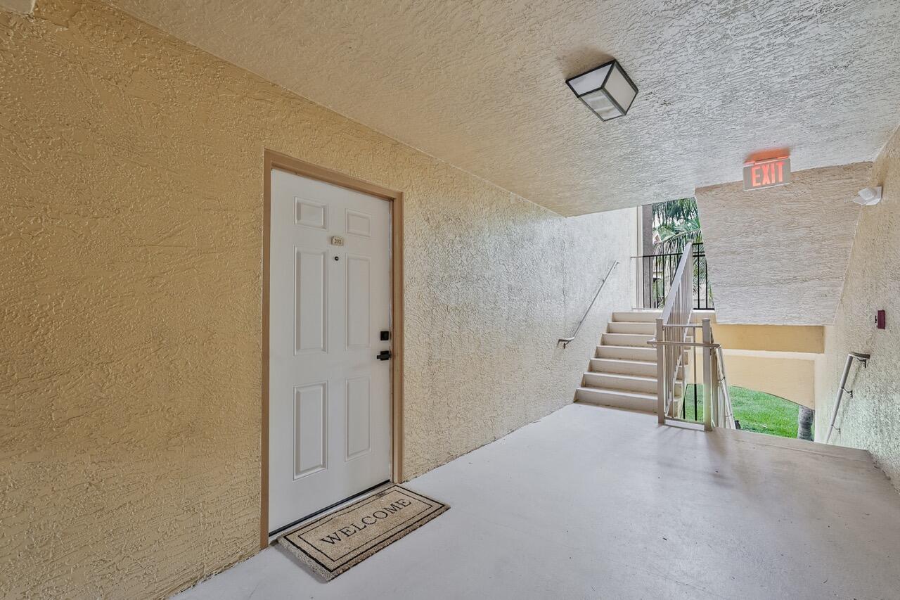 4041 San Marino Boulevard 202