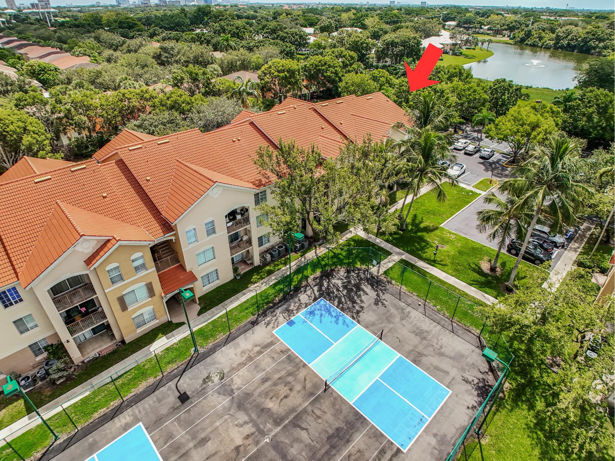 EMERALD ISLE AT LAGUNA LAKES CONDO - Residential