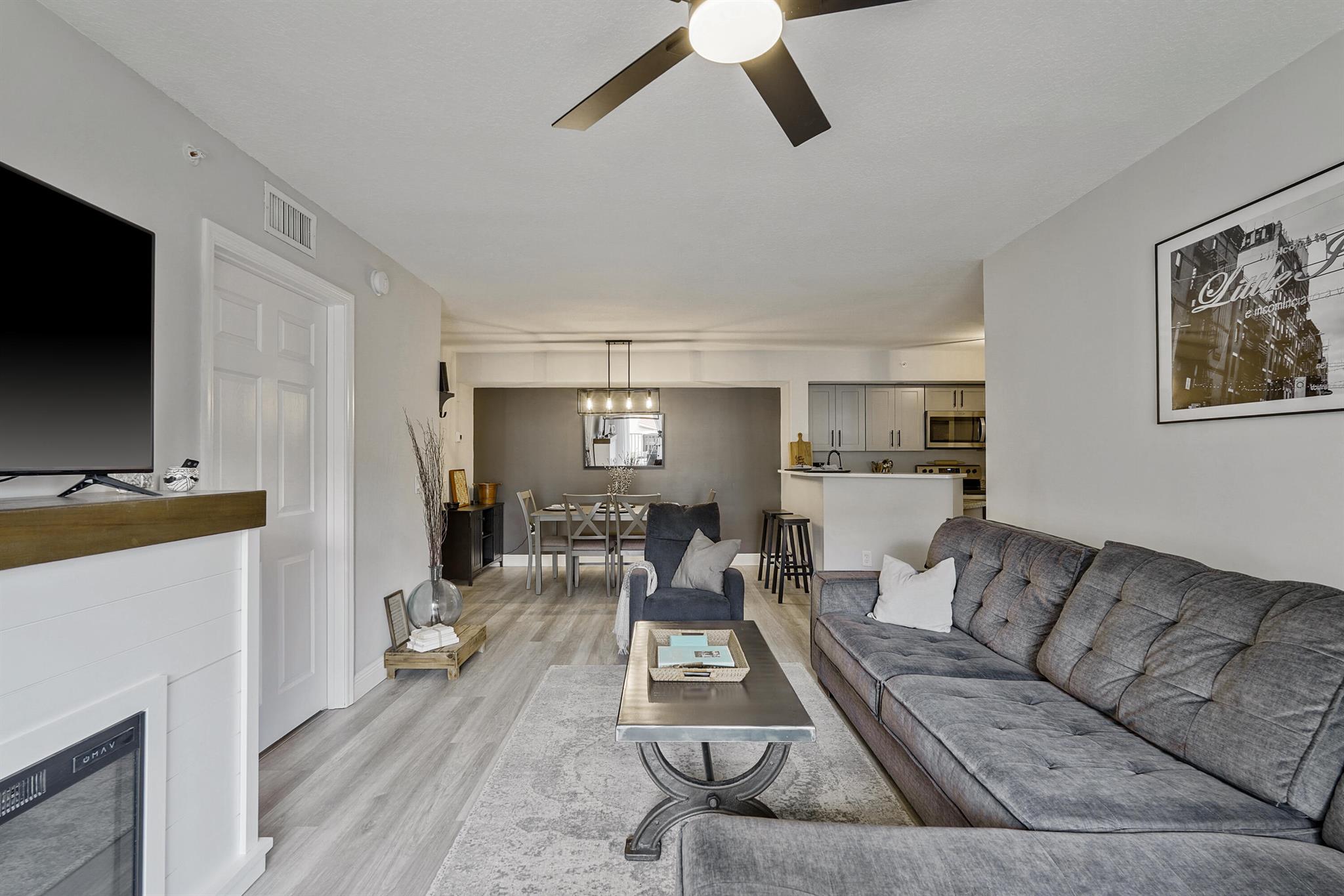 EMERALD ISLE AT LAGUNA LAKES CONDO - Residential