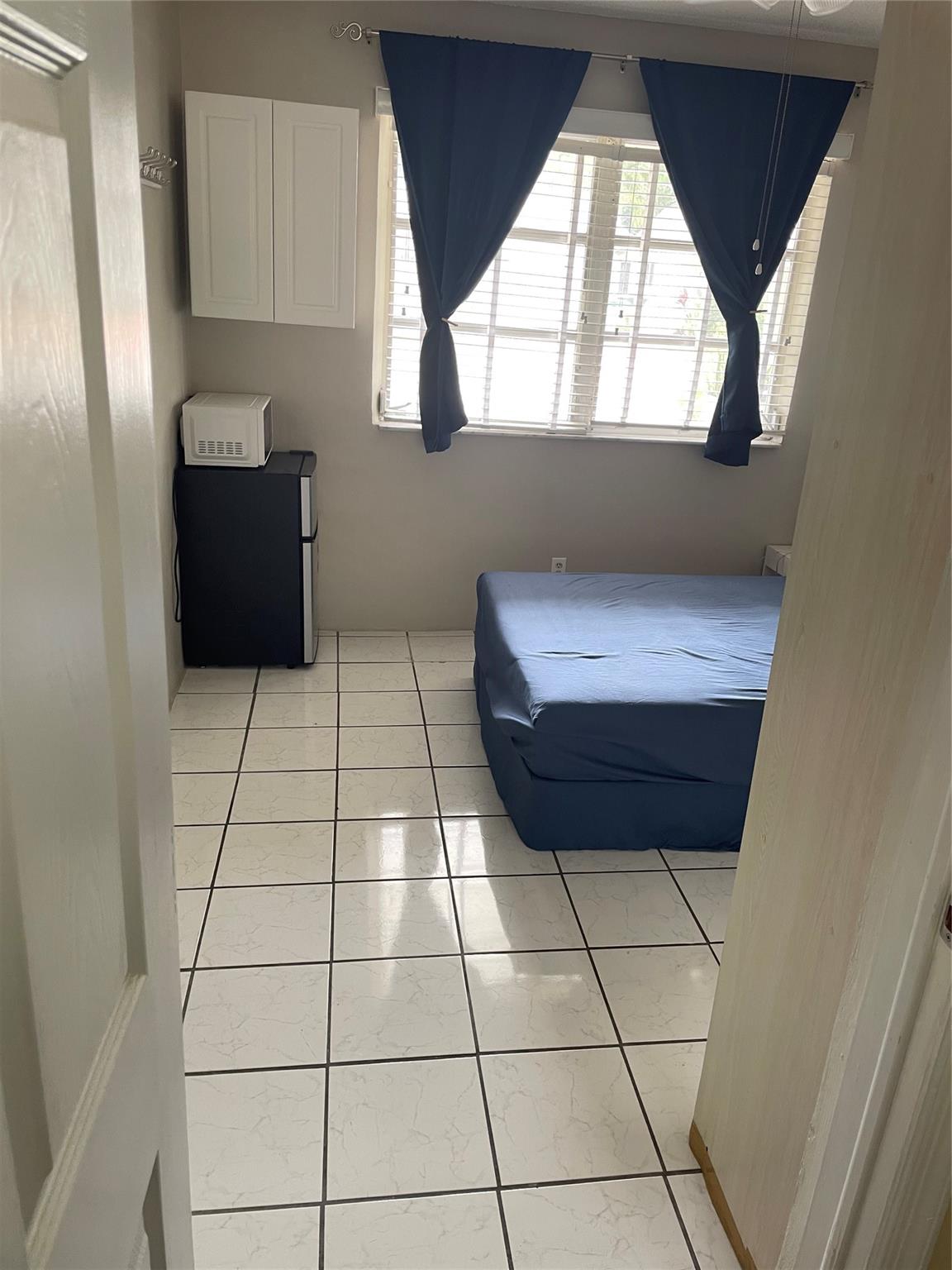 MAINLANDS OF TAMARAC - Residential Lease