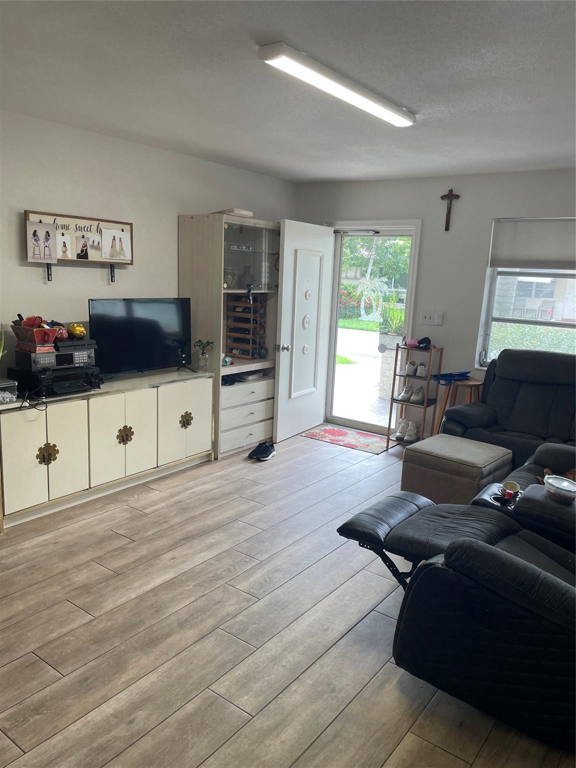 MAINLANDS OF TAMARAC - Residential Lease