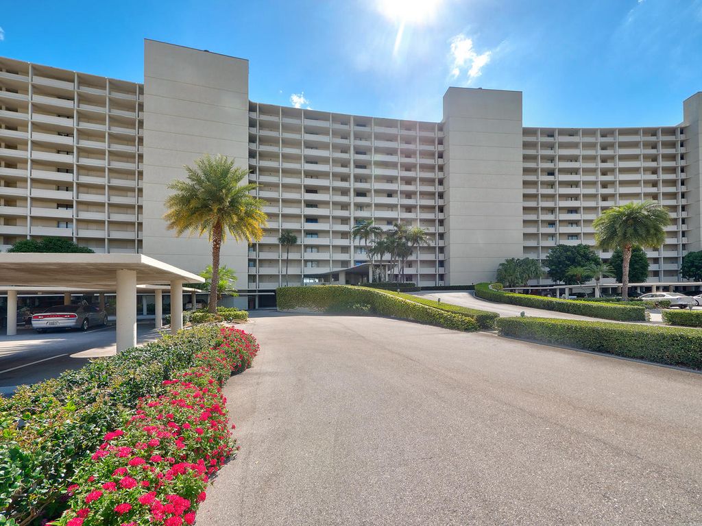 Photo of 120 Lakeshore Drive #637, North Palm Beach, FL 33408 (MLS # R11021377)