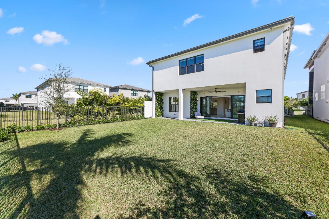 BOCA RATON GOLF COURSE PUD - Residential Lease