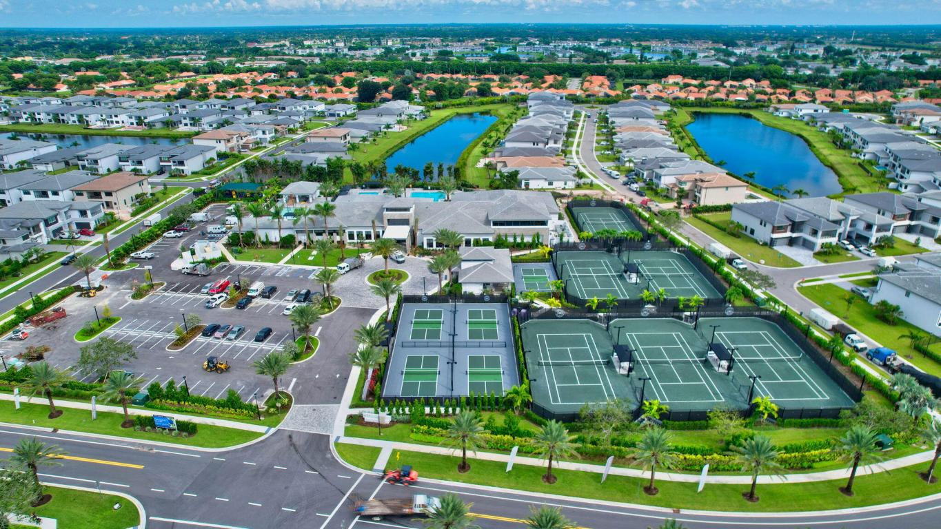 BOCA RATON GOLF COURSE PUD - Residential Lease