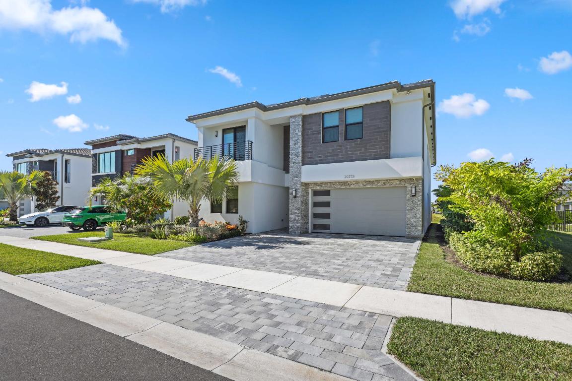 BOCA RATON GOLF COURSE PUD - Residential Lease