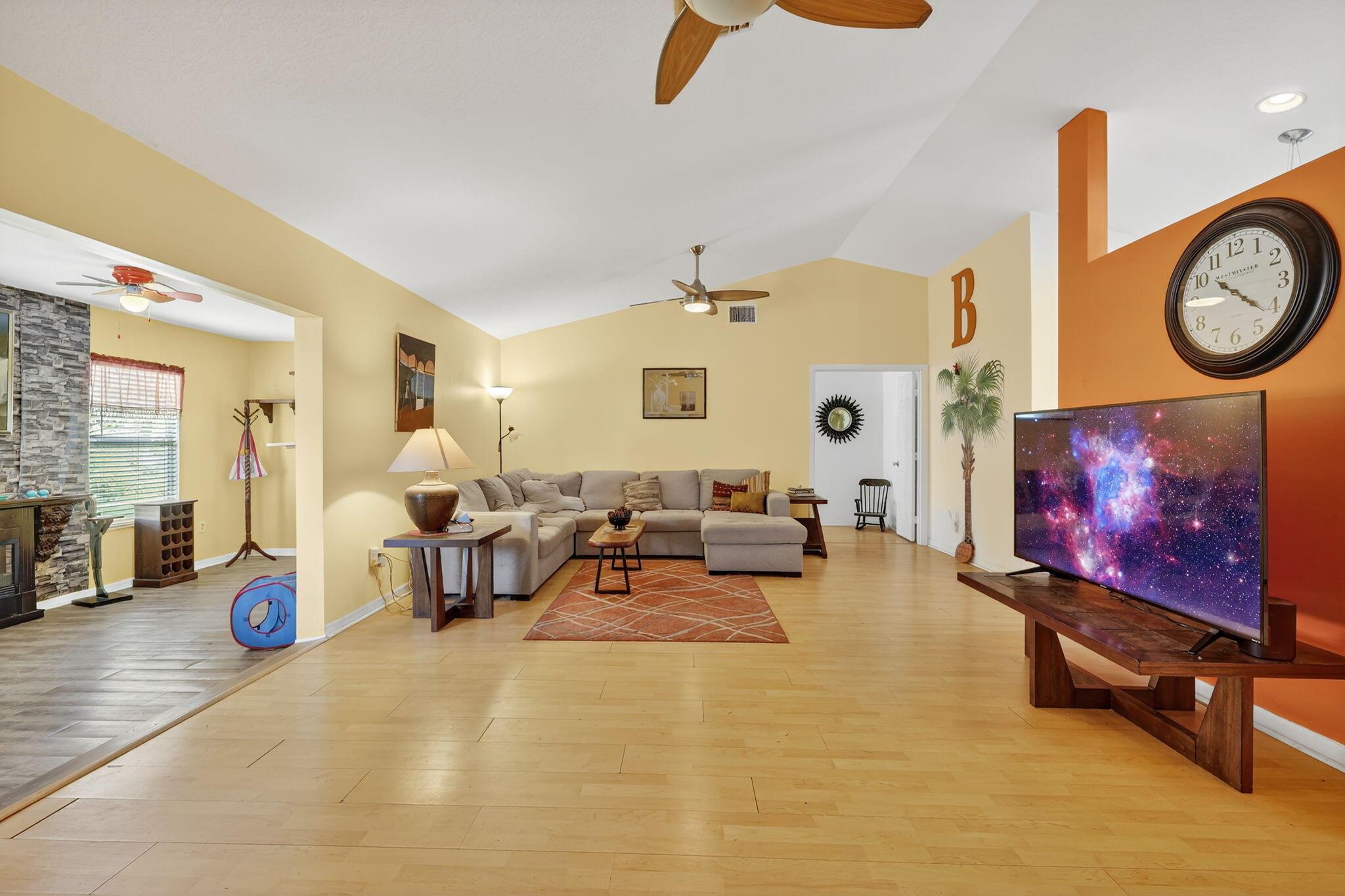 PORT ST LUCIE SECTION 13 - Residential