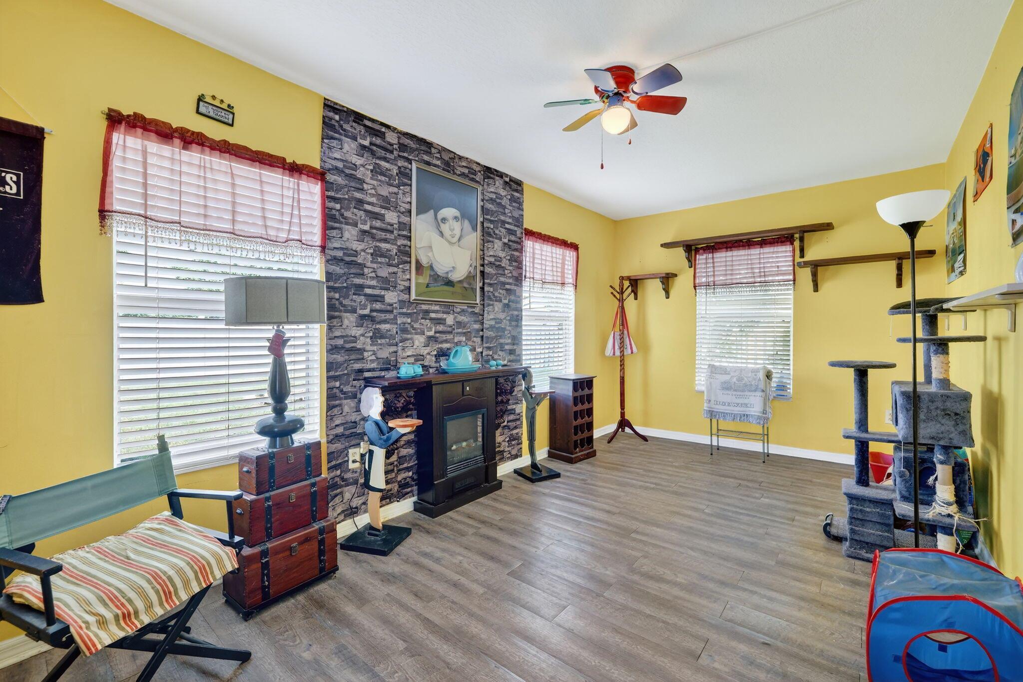 PORT ST LUCIE SECTION 13 - Residential