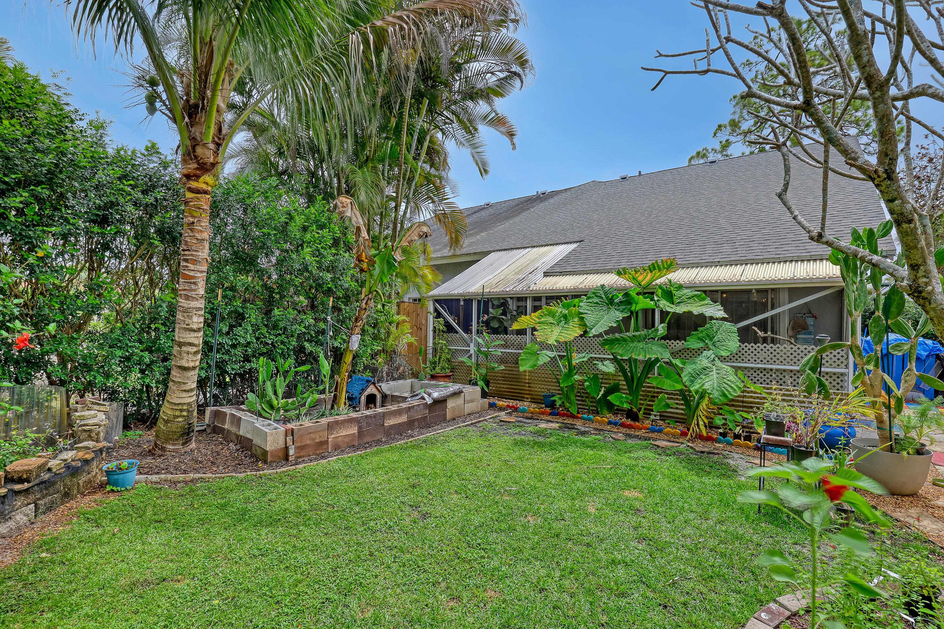 MANOR HOMES OF EMERALD FOREST OF WELLINGTON - Residential