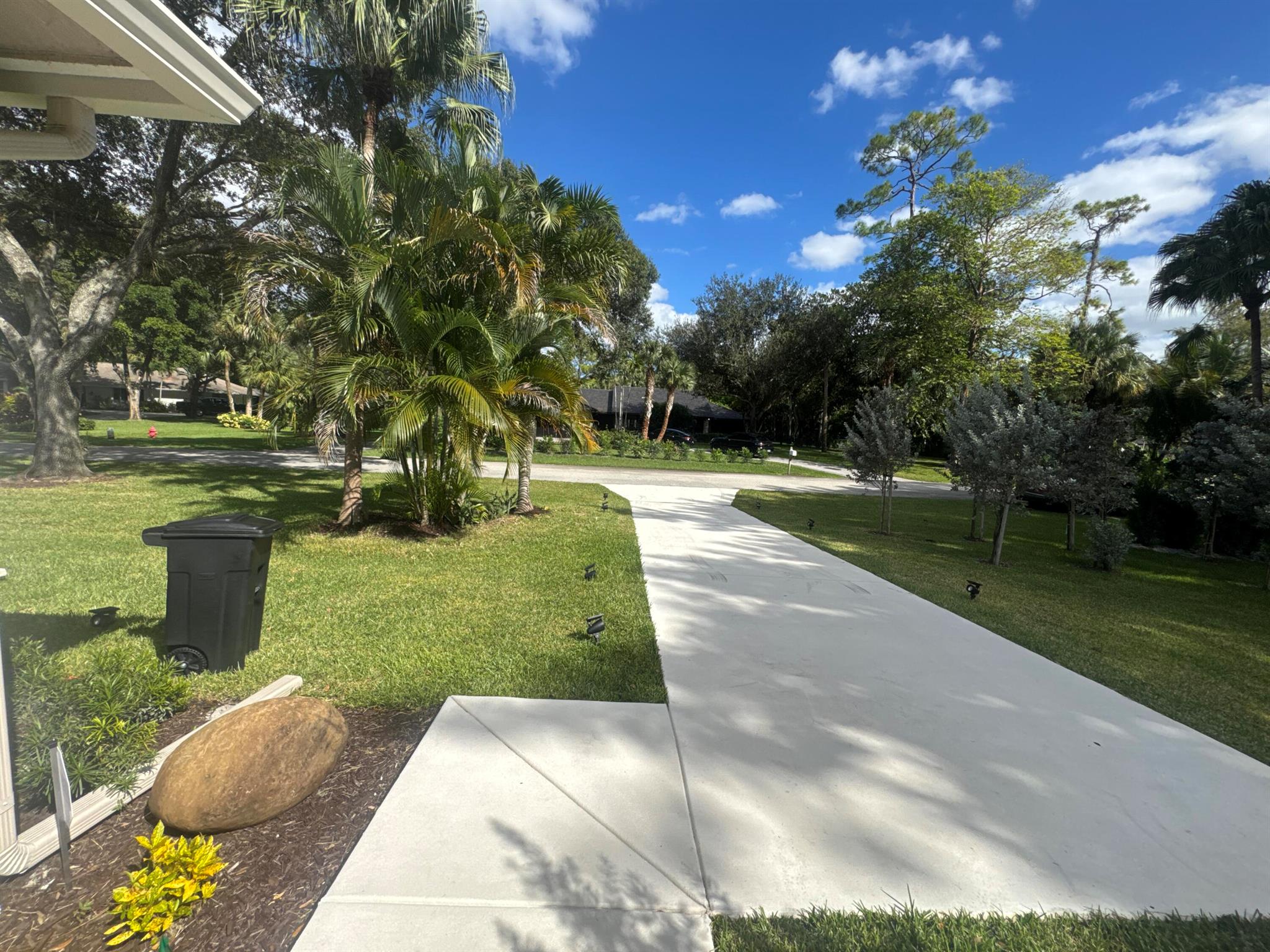 PINEWOOD EAST OF WELLINGT - Residential Lease