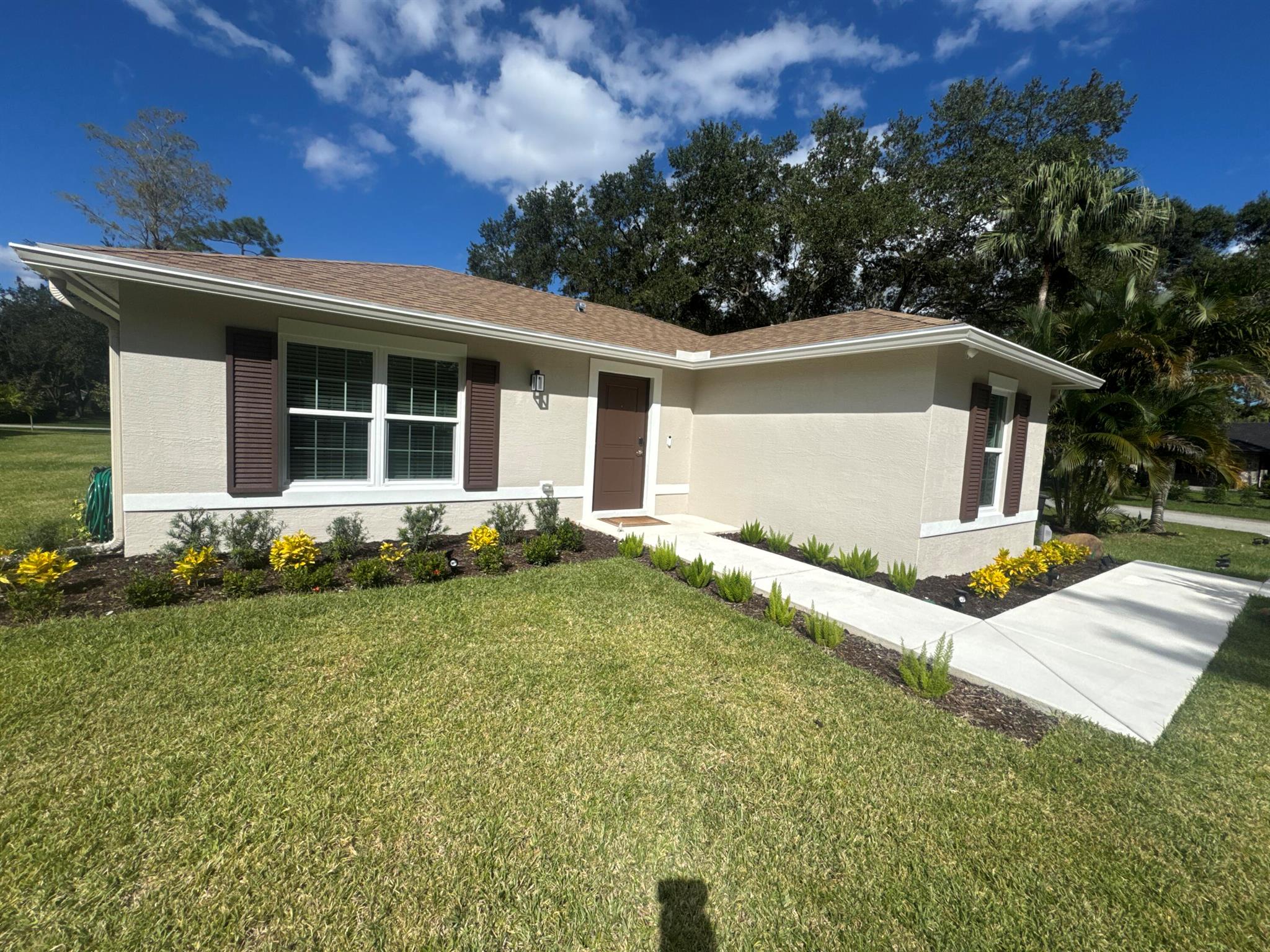 PINEWOOD EAST OF WELLINGT - Residential Lease