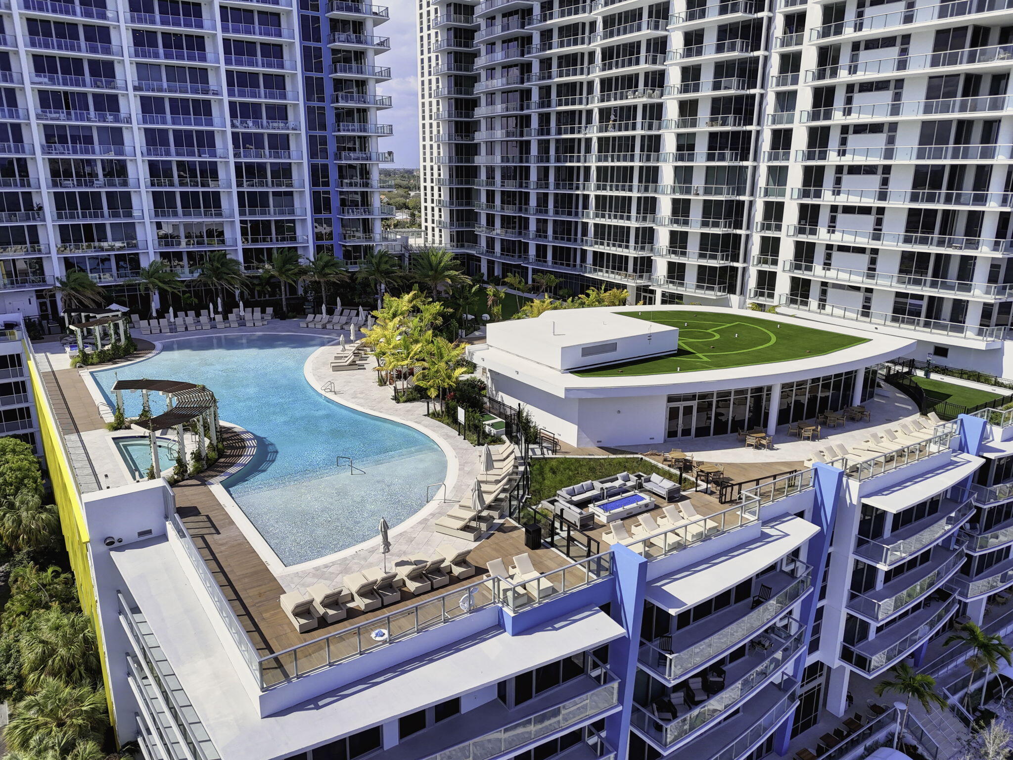 NAUTILUS 220 CONDO - Residential