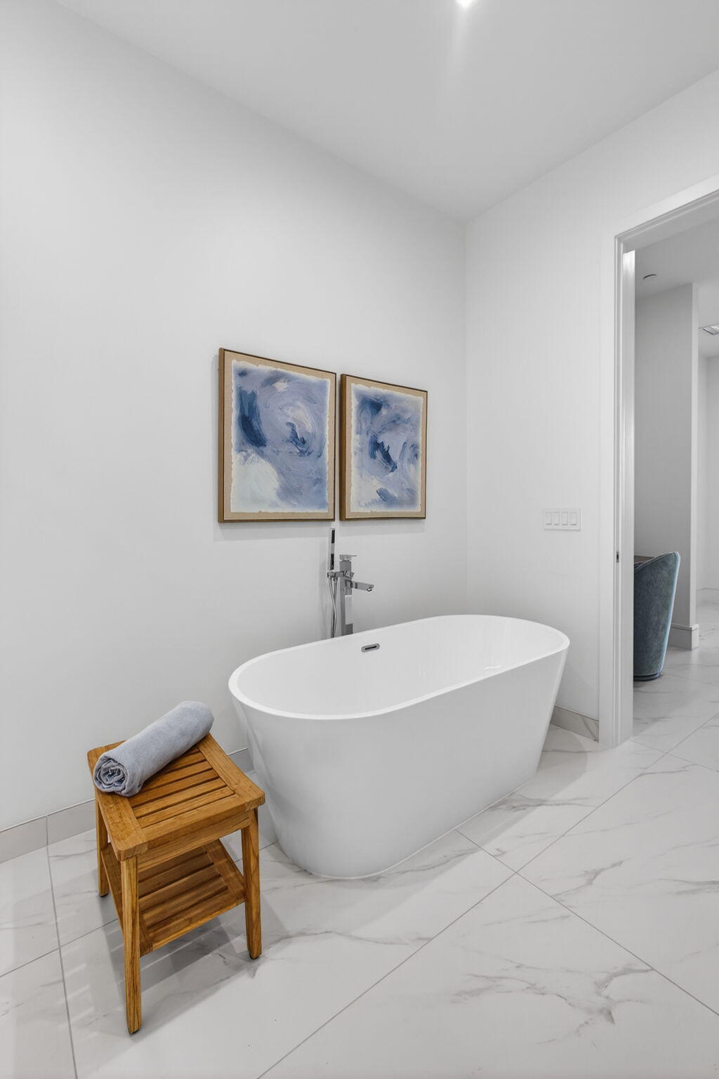 NAUTILUS 220 CONDO - Residential