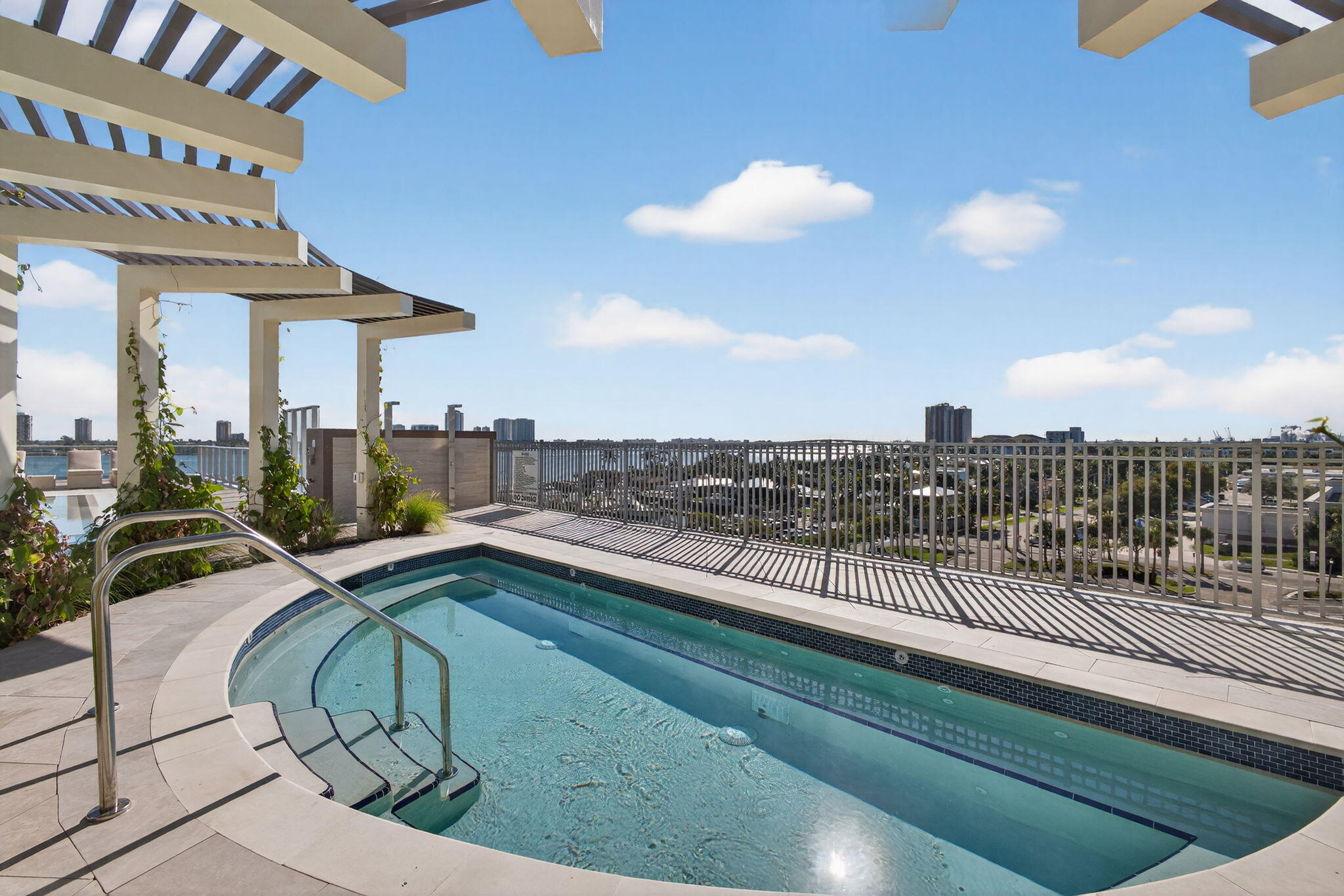 NAUTILUS 220 CONDO - Residential