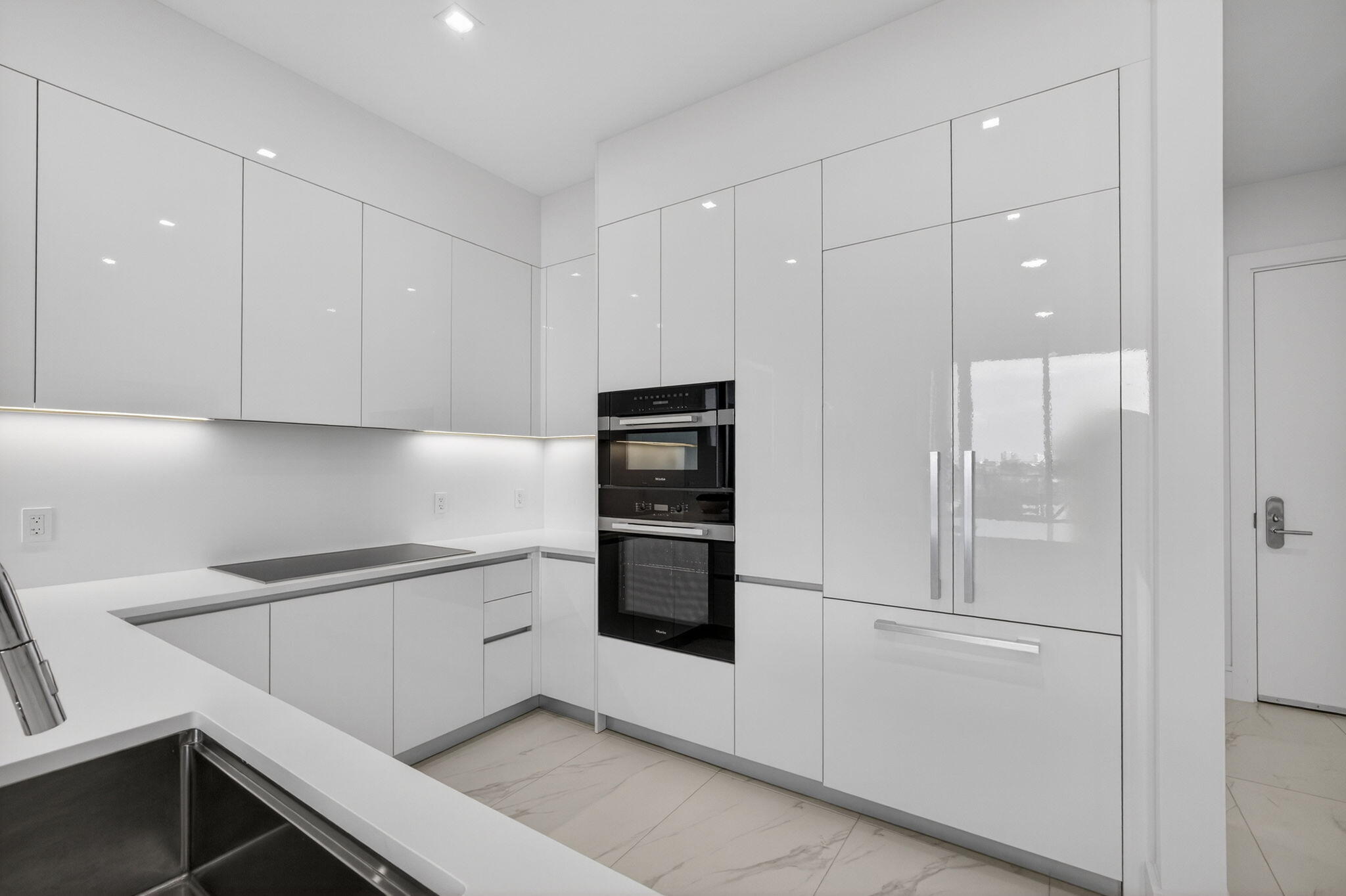 NAUTILUS 220 CONDO - Residential