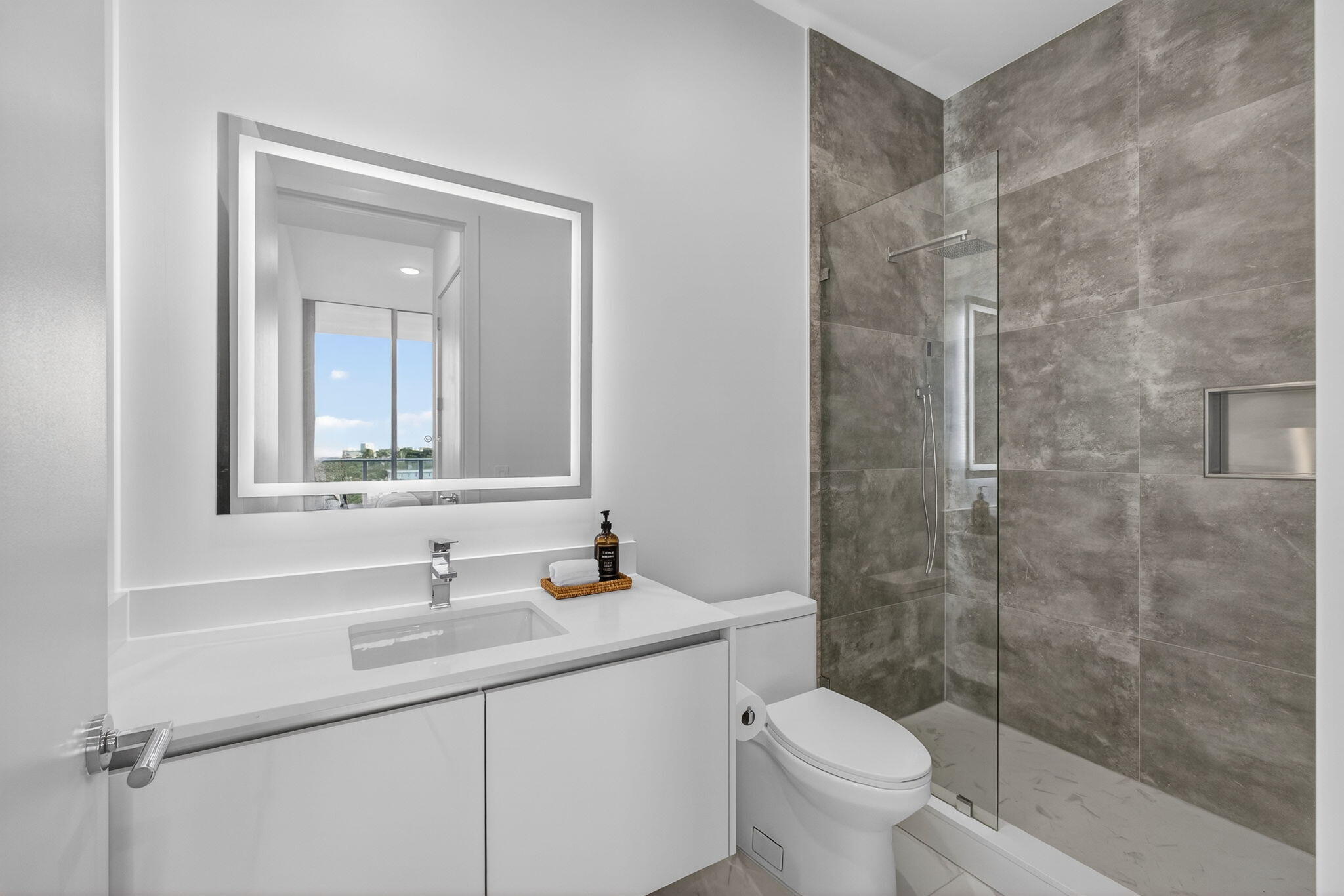 NAUTILUS 220 CONDO - Residential