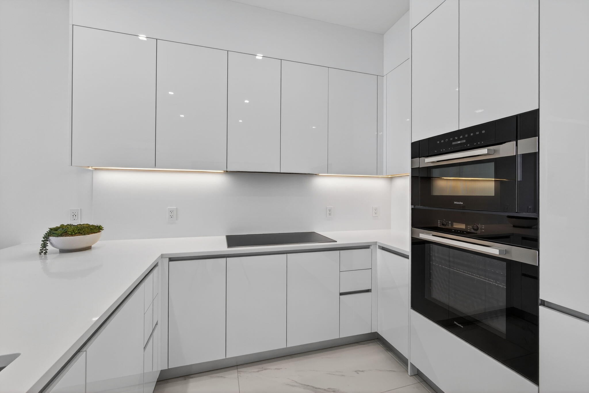 NAUTILUS 220 CONDO - Residential