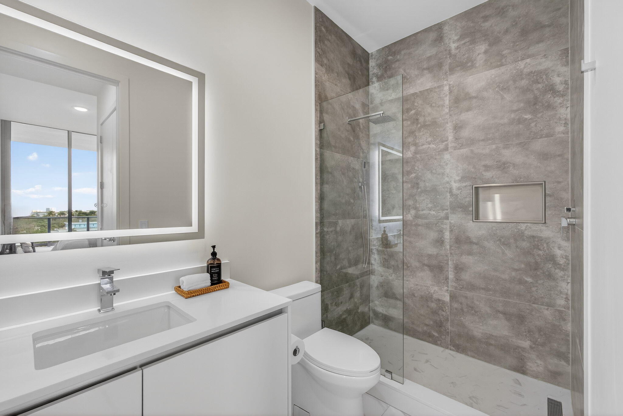 NAUTILUS 220 CONDO - Residential