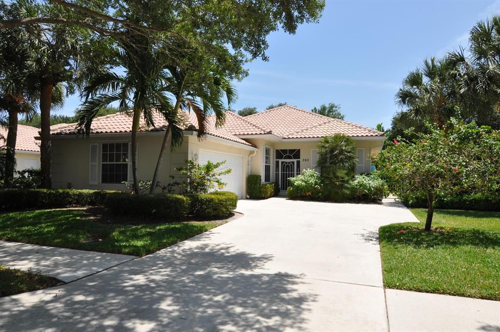 Photo of 393 Kelsey Park Drive, Palm Beach Gardens, FL 33410 (MLS # R10697153)