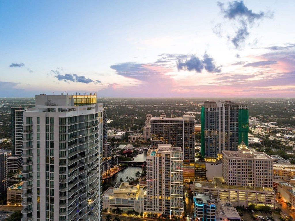 100 Las Olas Condo - Residential