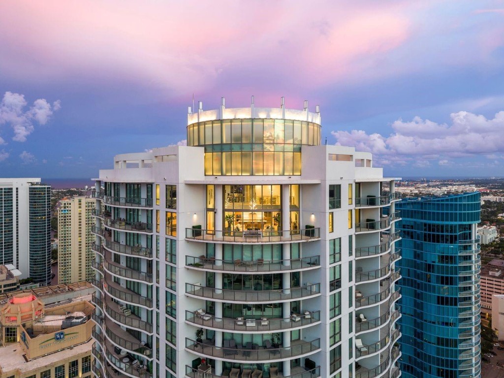100 Las Olas Condo - Residential