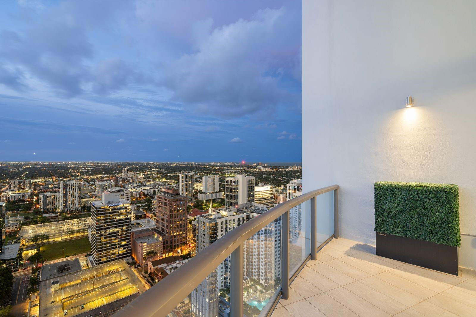 100 Las Olas Condo - Residential